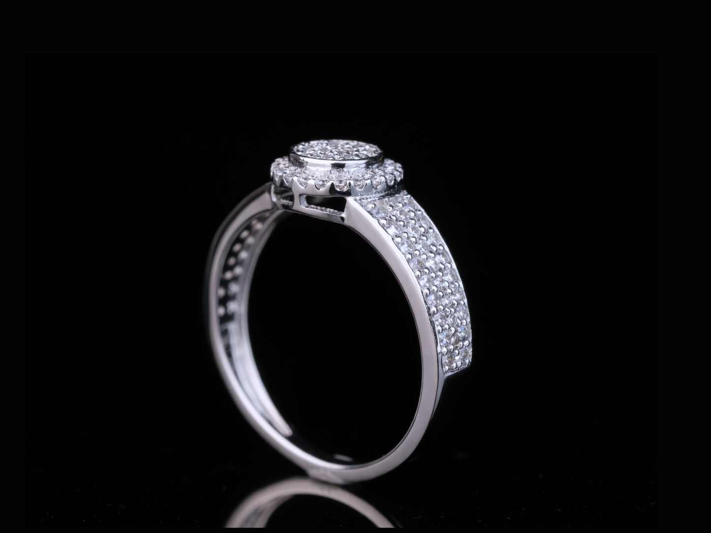 Round Halo Pavé Diamond Ring | Luxury Cluster Ring in 18KT, 14KT, 10KT Gold & Silver