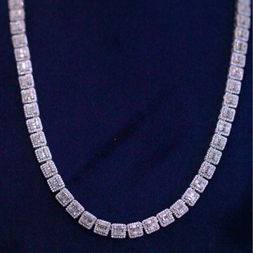 Front view of a baguette-cut moissanite diamond chain made from 925 silver, reflecting the shine and precision of fine hip hop jewelry.