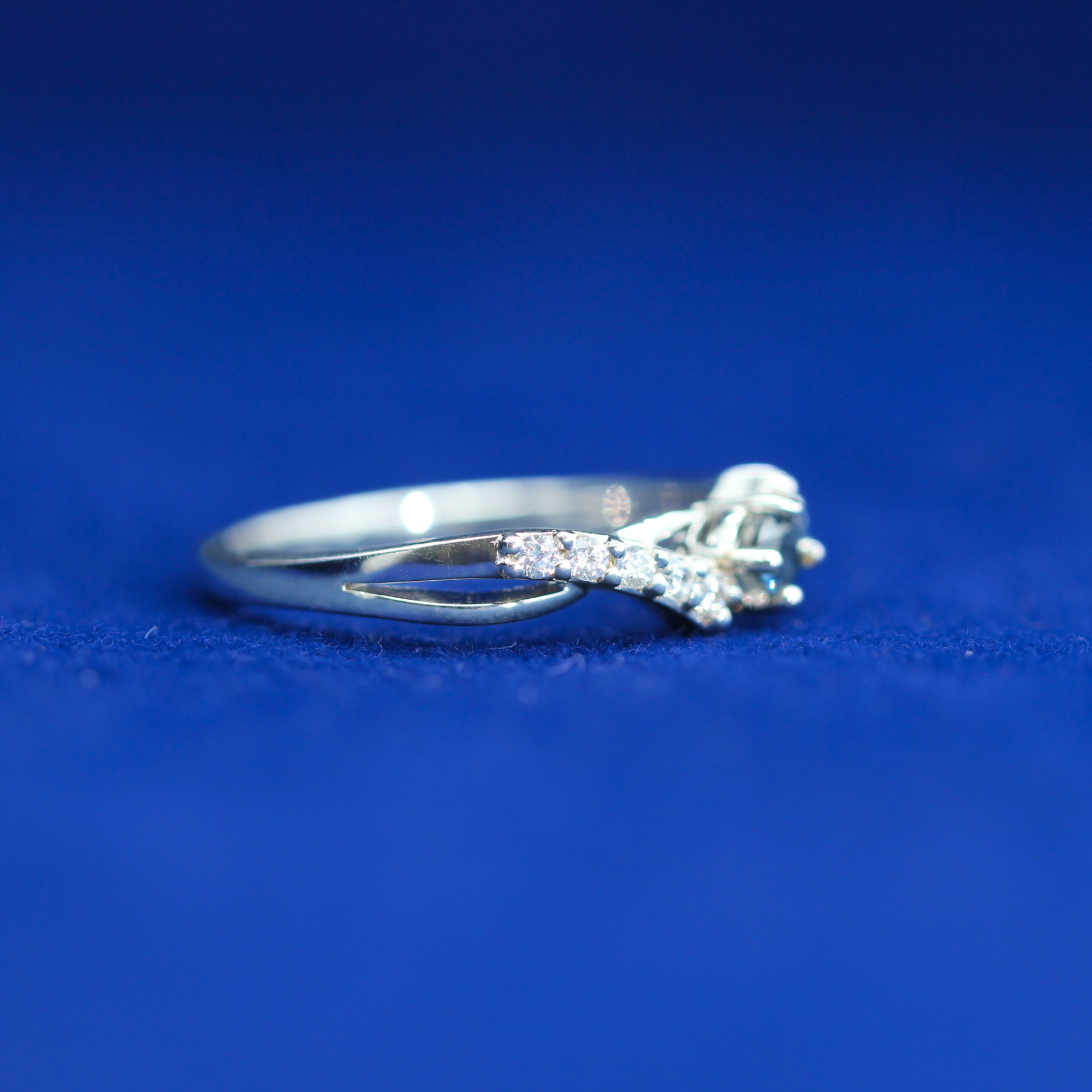 Right side view of Blue Diamond Ring – Fine jewelry