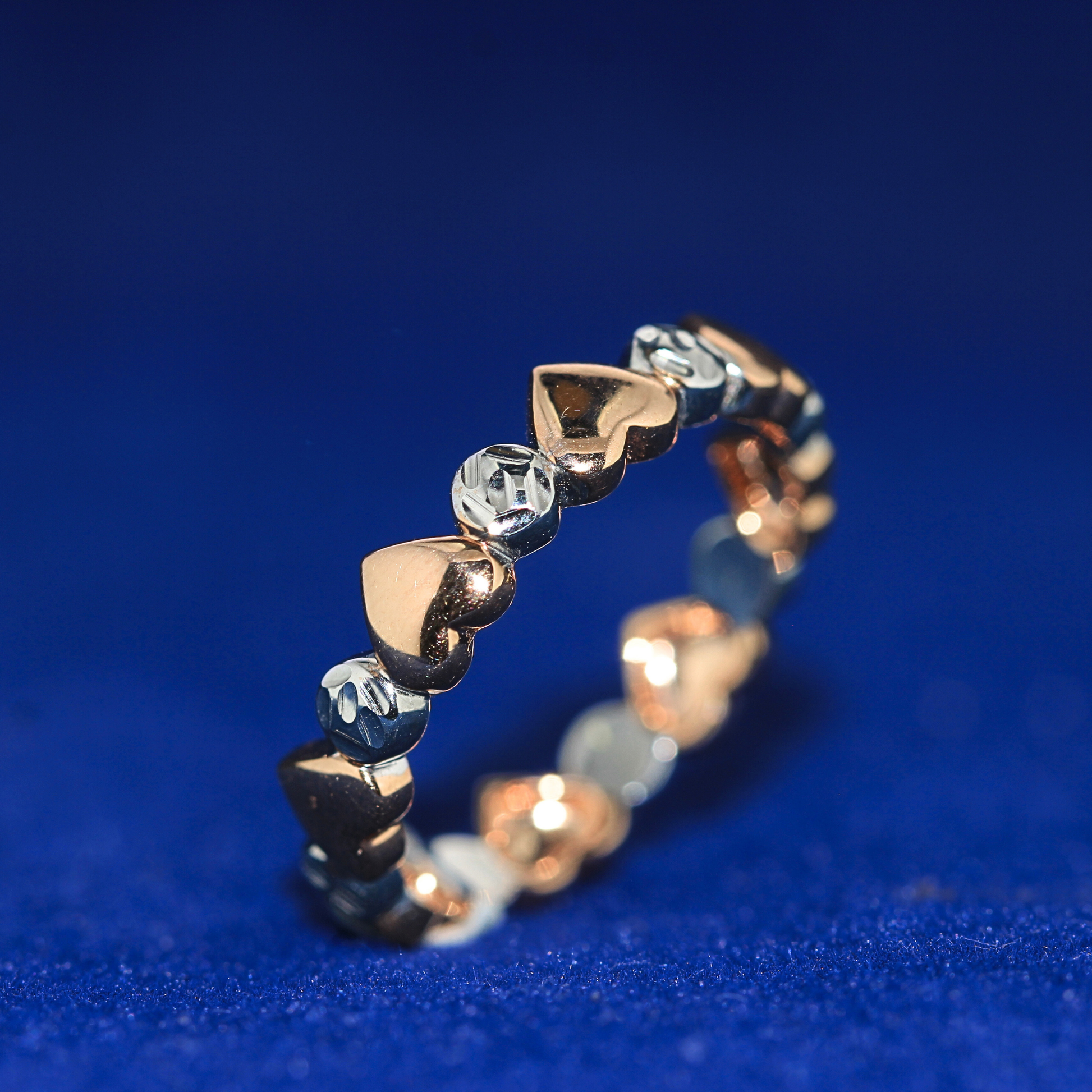 Right-side view of Luxe Love Band, crafted from 925 silver and set with radiant MOISSANITE diamonds.
