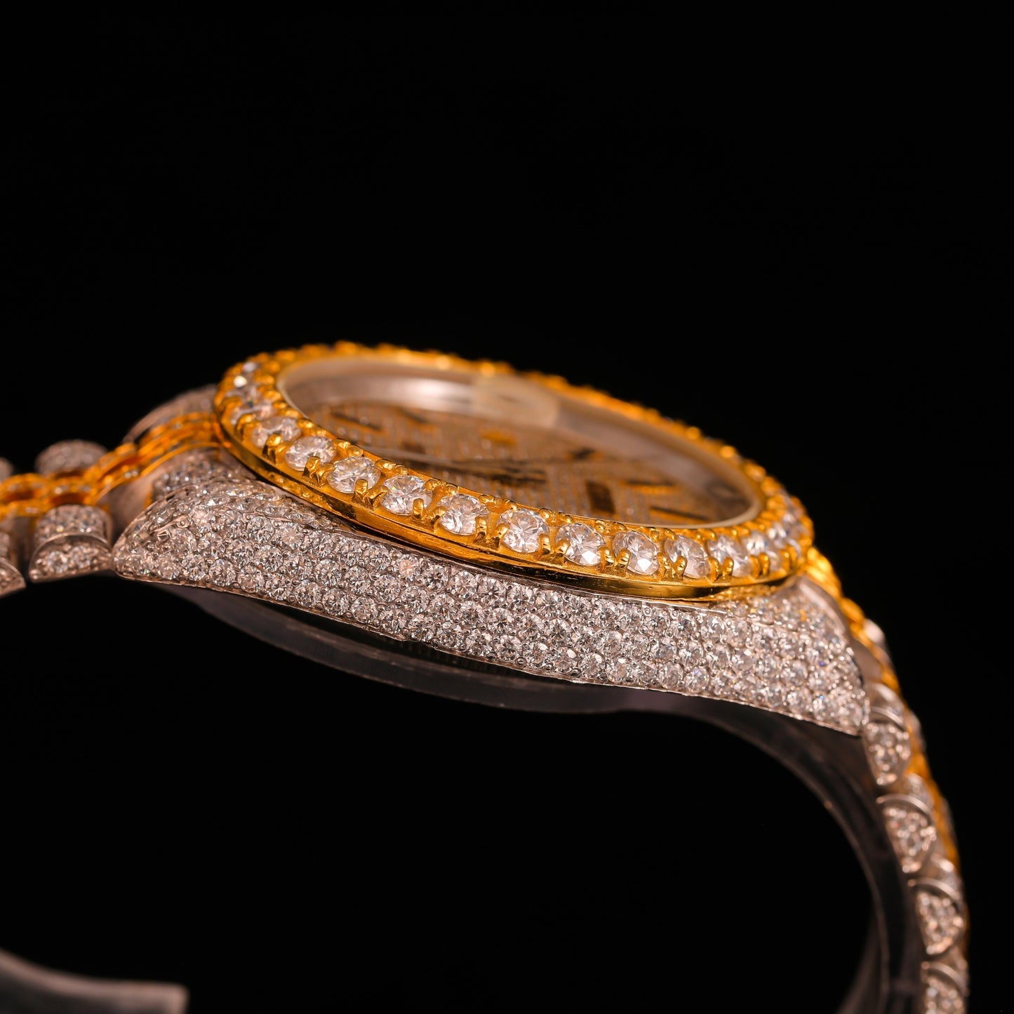 Gold Tone Iced Out Diamond Watch – Date Display Luxury Statement Timepiece