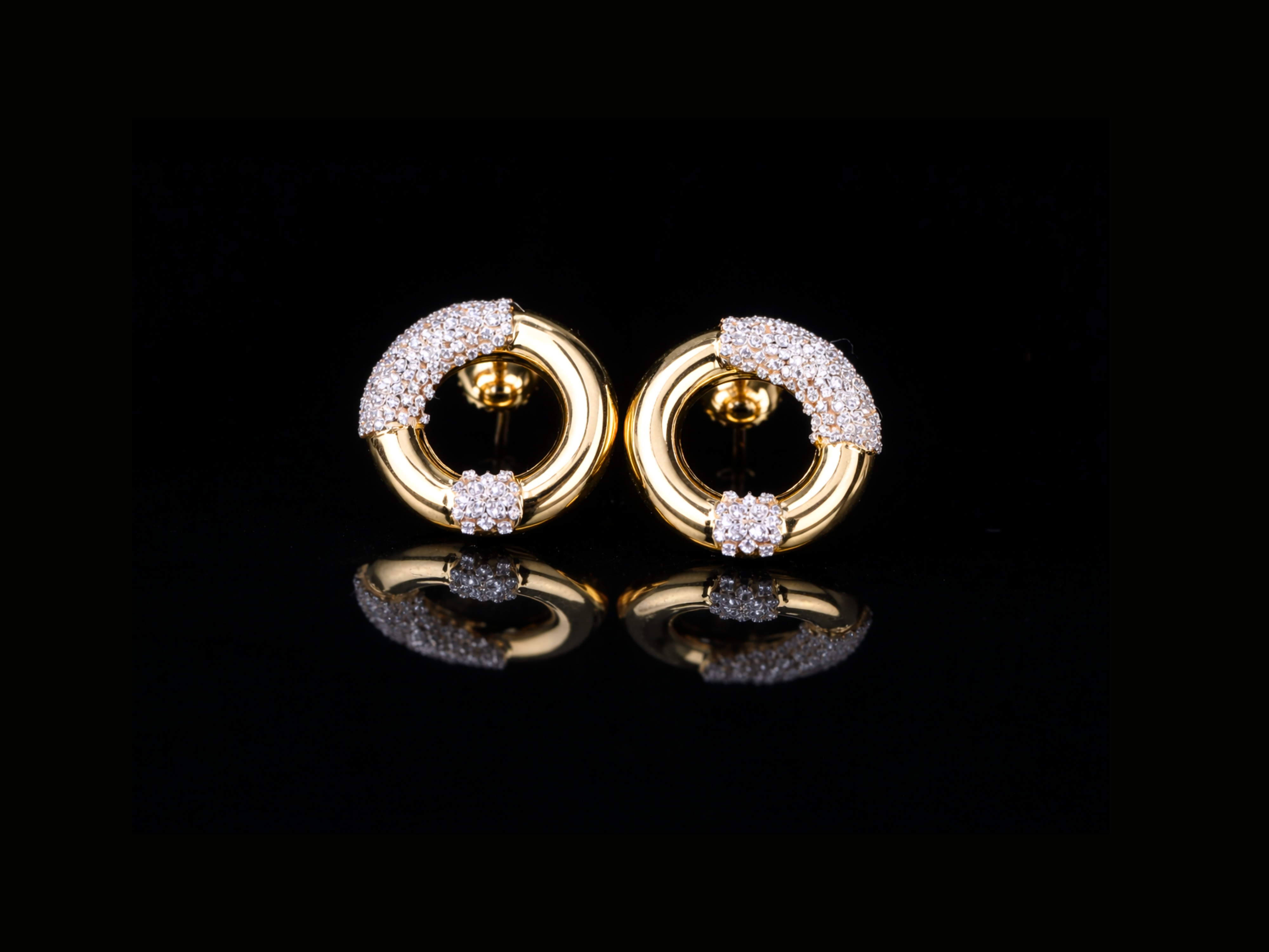 Luxury Diamond Circle Stud Earrings | 18K, 14K, 10K Gold & Silver