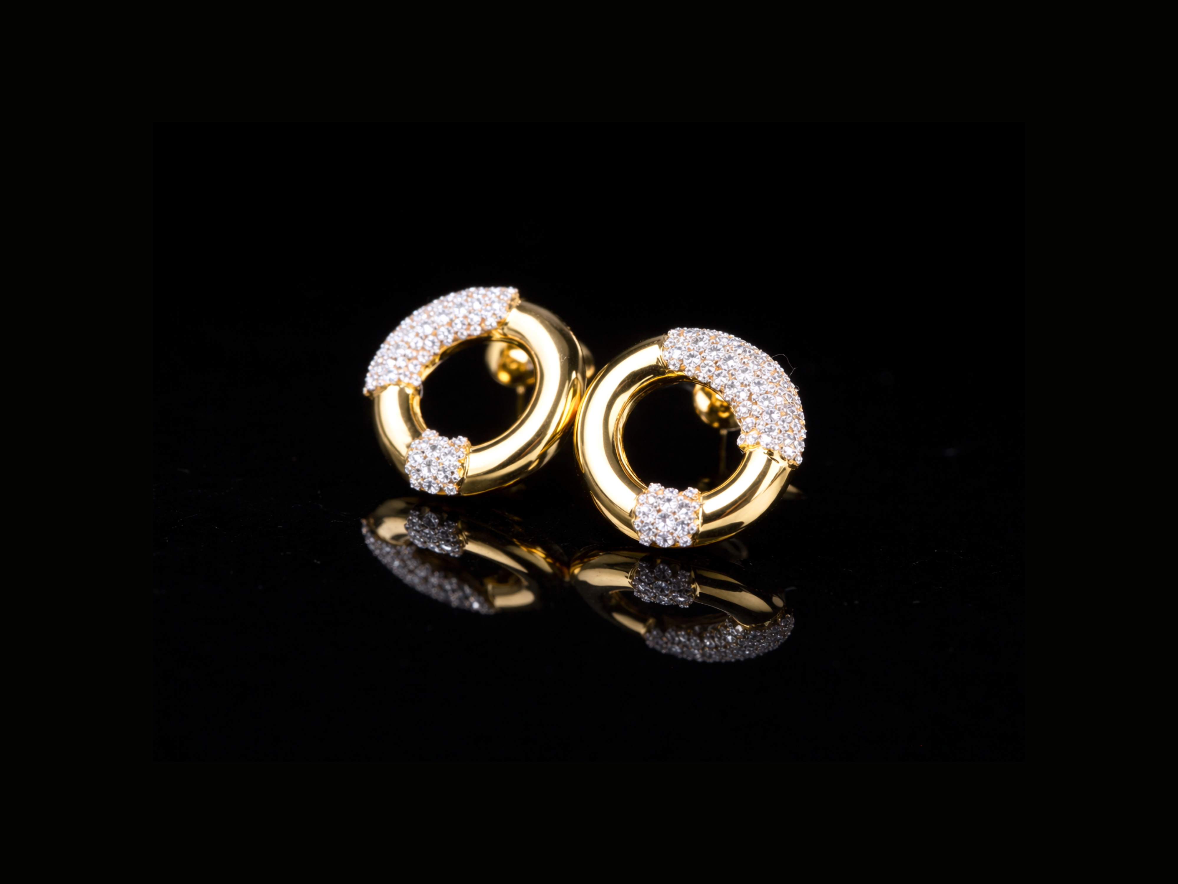 Luxury Diamond Circle Stud Earrings | 18K, 14K, 10K Gold & Silver
