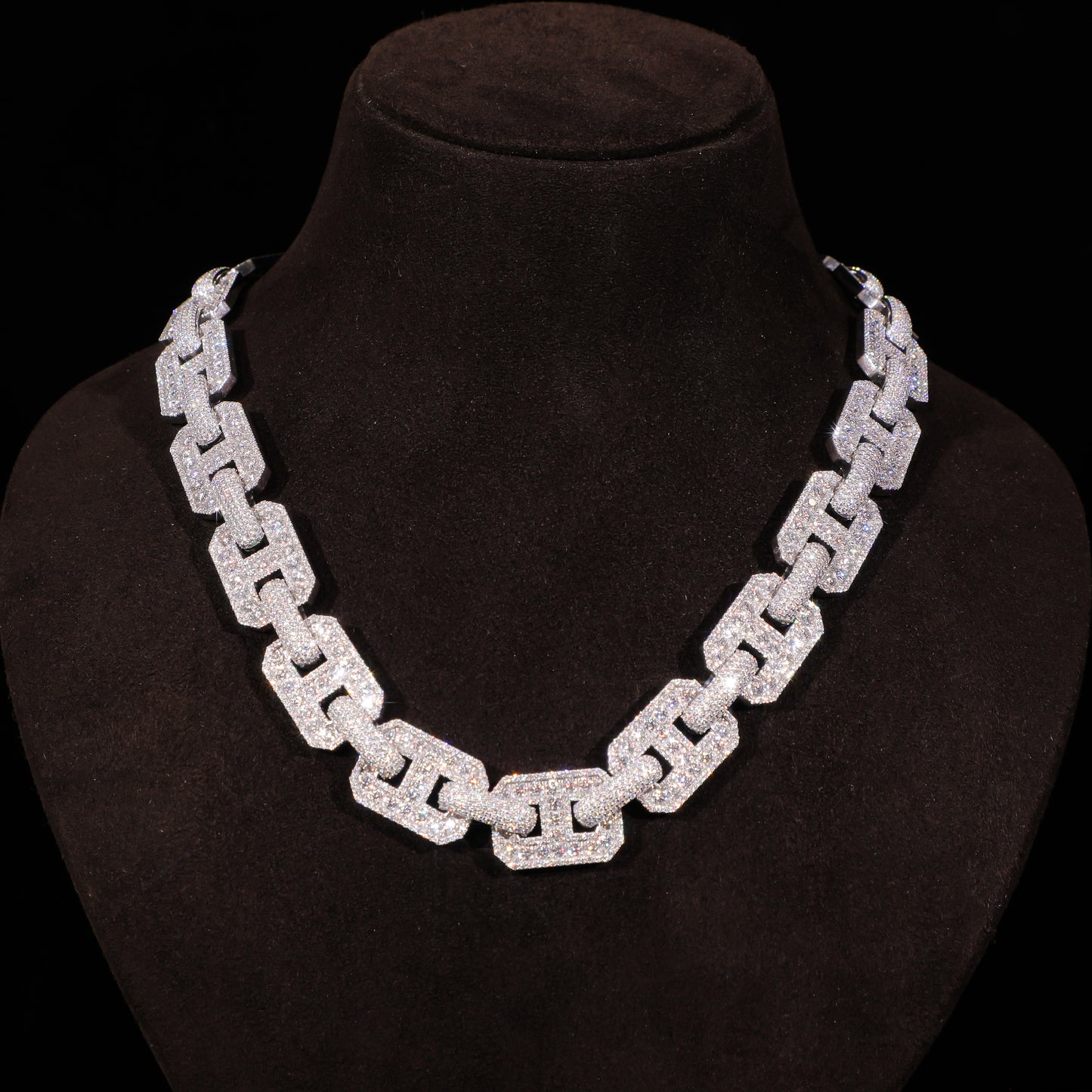 Iced Geometric Cuban Link Chain – Fully Flooded Diamond Statement Necklace for Men