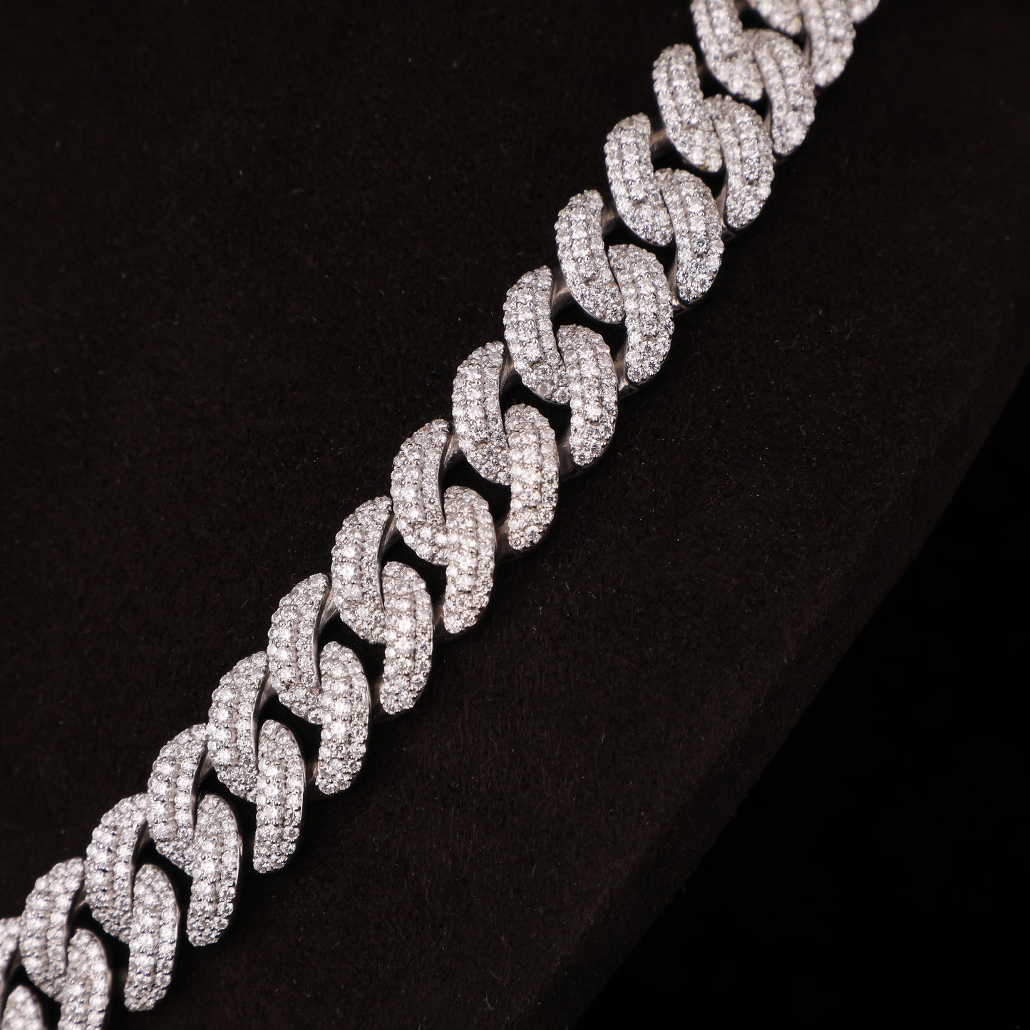 Iced Cuban Link Chain – Micro Pavé Diamond Hip Hop Necklace with Box Clasp