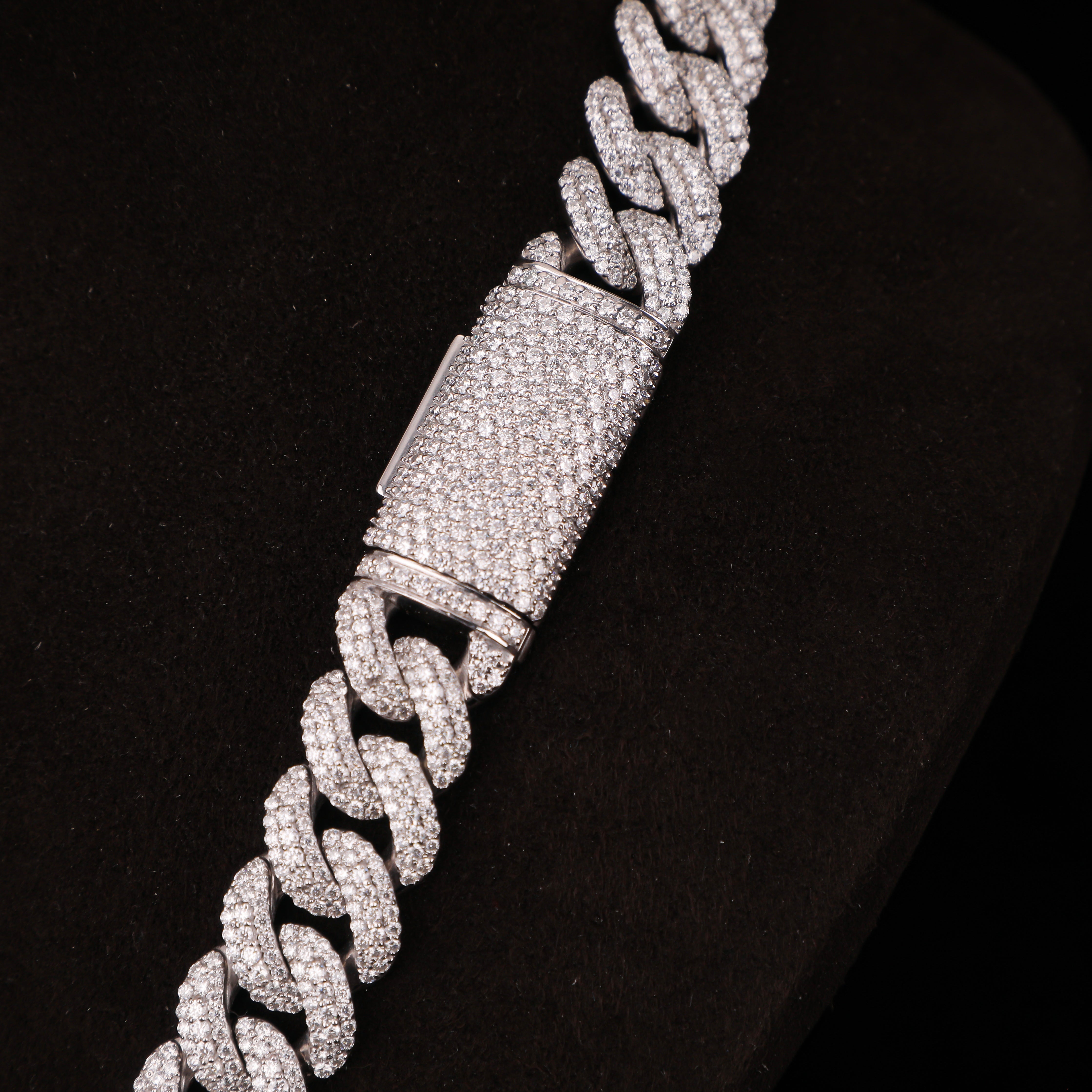 Iced Cuban Link Chain – Micro Pavé Diamond Hip Hop Necklace with Box Clasp