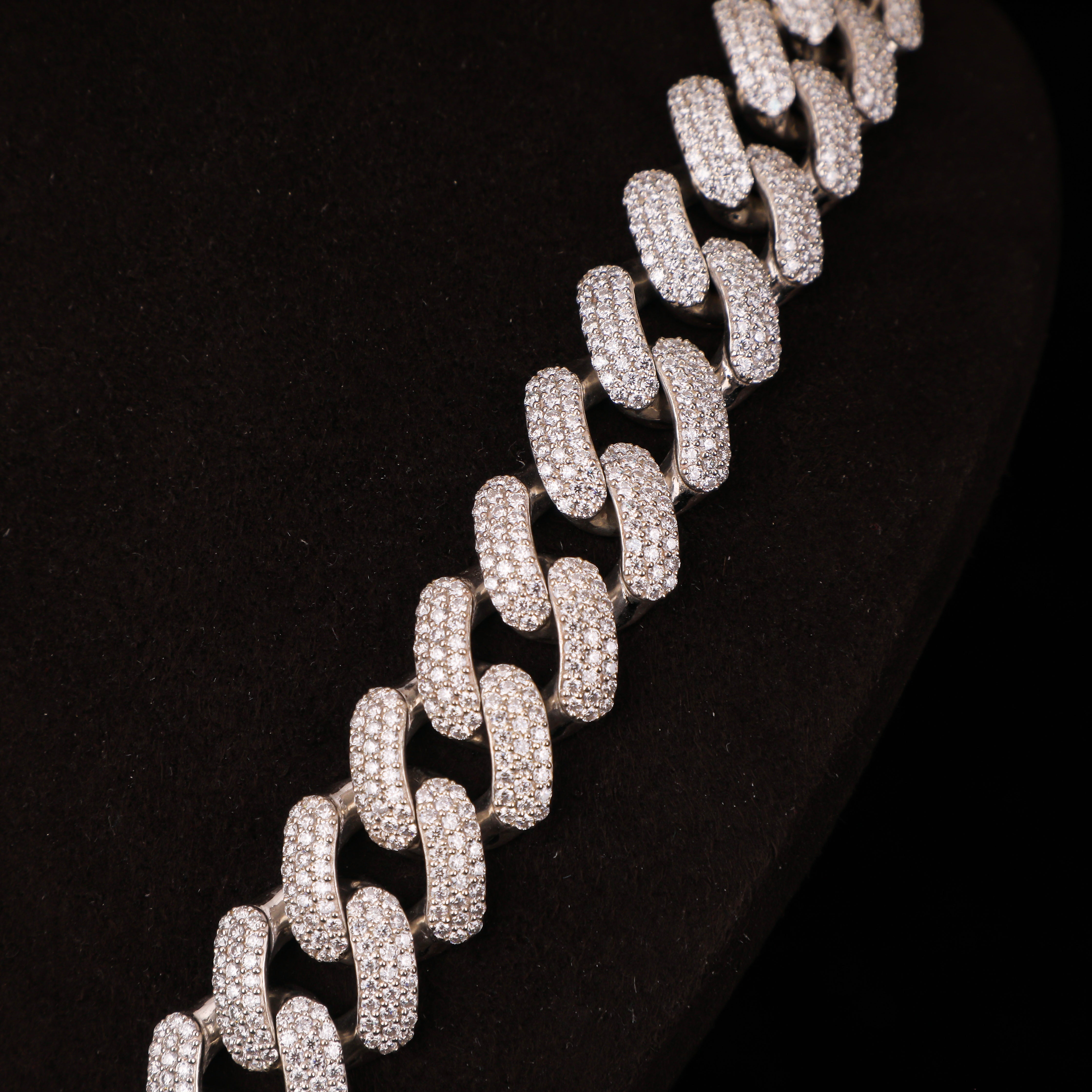 Micro Pavé Iced Cuban Chain – Diamond Hip Hop Necklace with Box Clasp