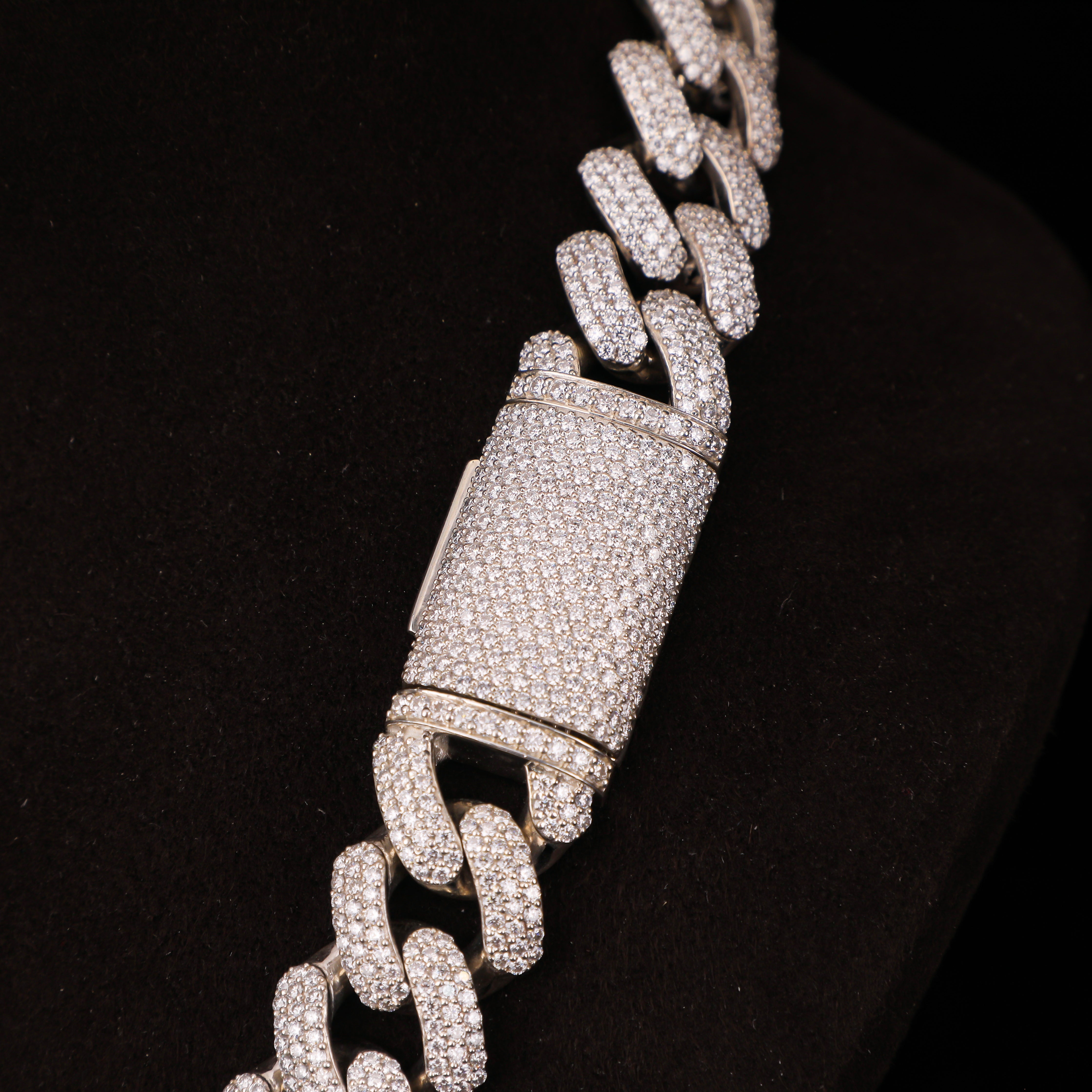 Micro Pavé Iced Cuban Chain – Diamond Hip Hop Necklace with Box Clasp