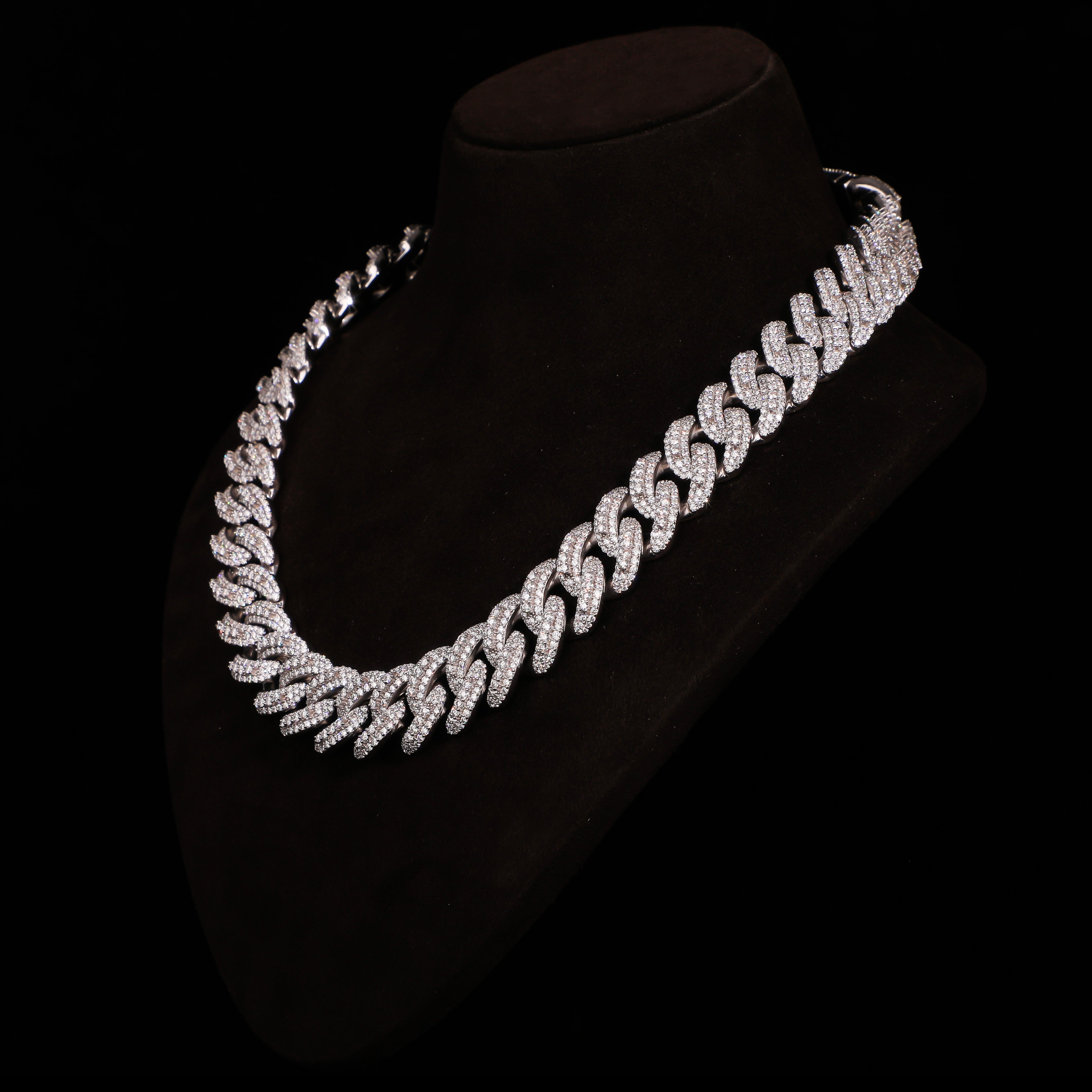 Micro Pavé Iced Cuban Chain – Diamond Look Luxury Chain