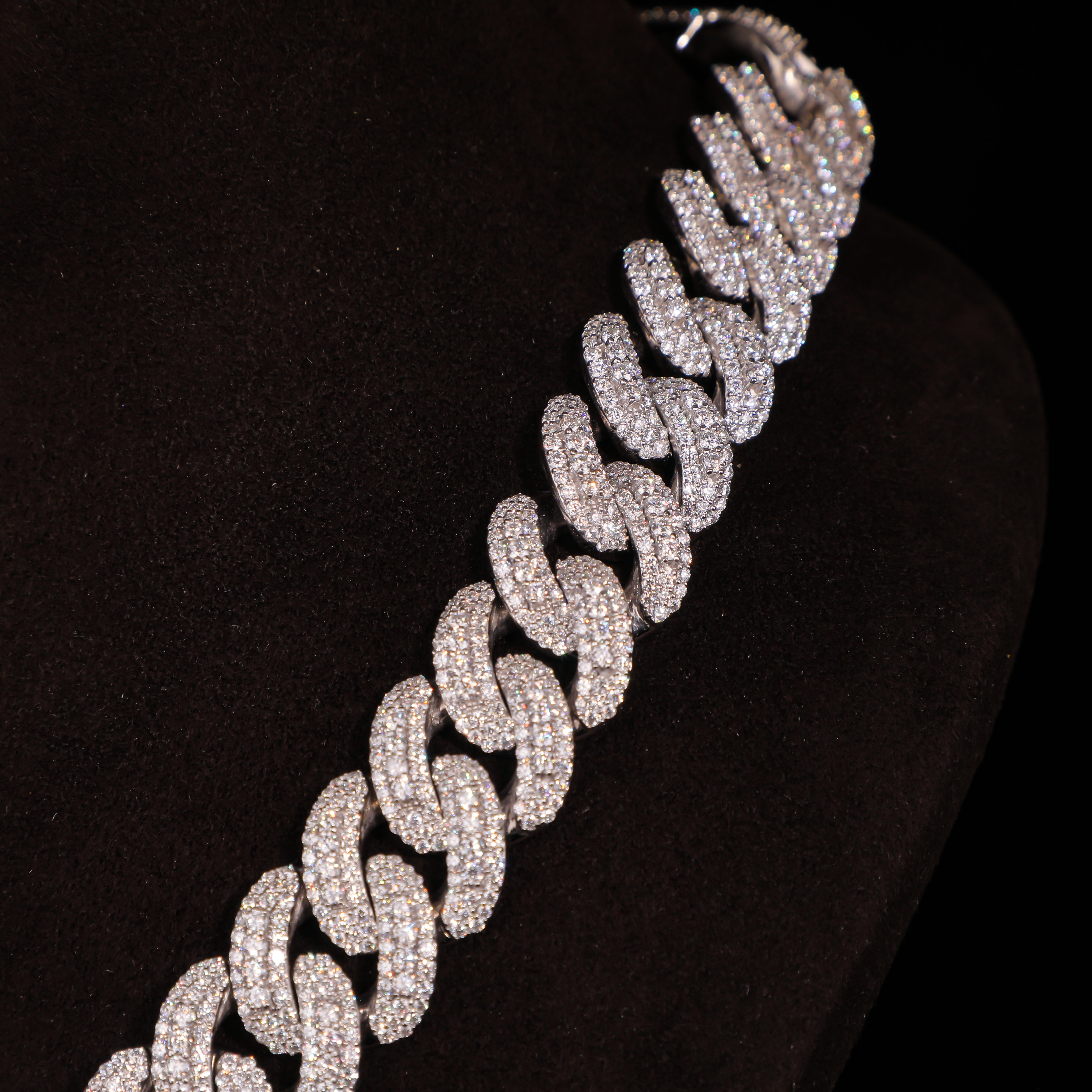 Iced Oval Link Chain – Diamond Designer Necklace