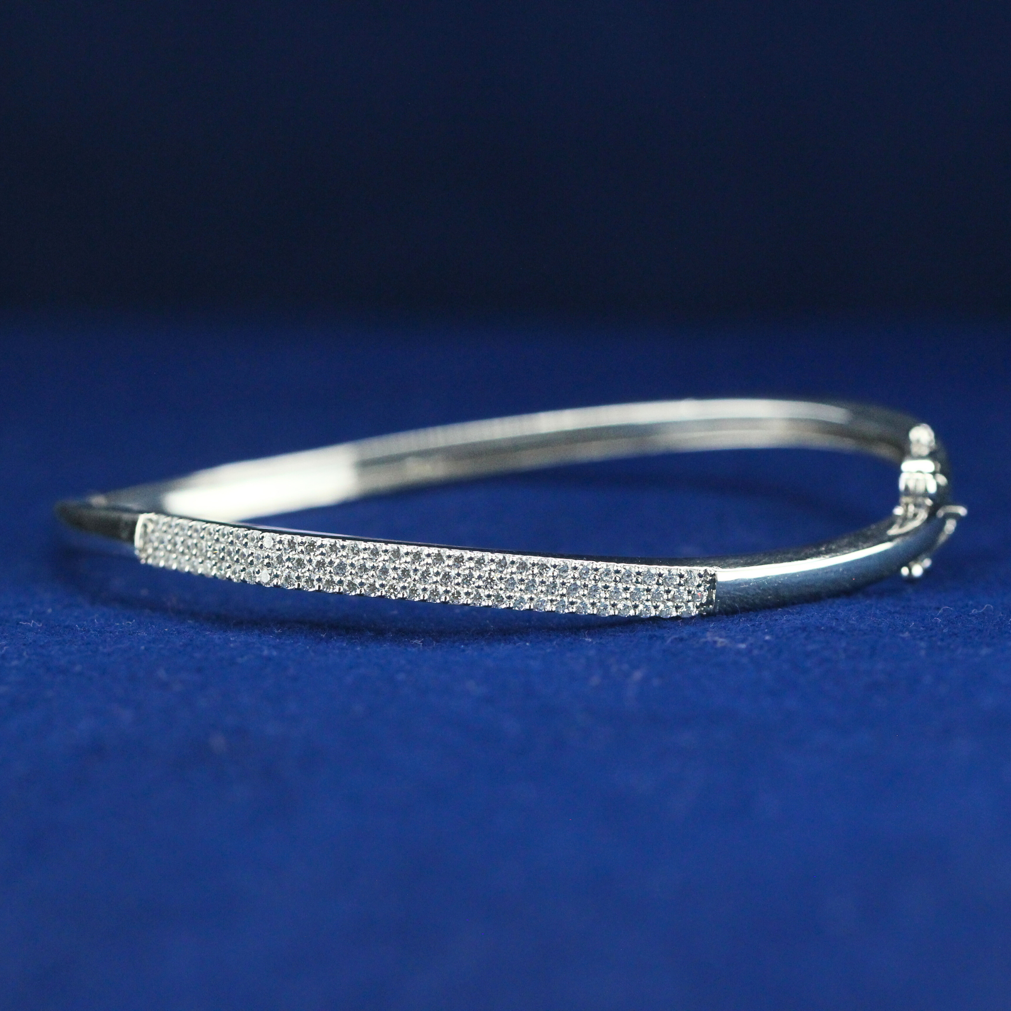 ELEGANCE PAVÉ BANGLE
