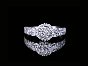 Round Halo Pavé Diamond Ring | Luxury Cluster Ring in 18KT, 14KT, 10KT Gold & Silver