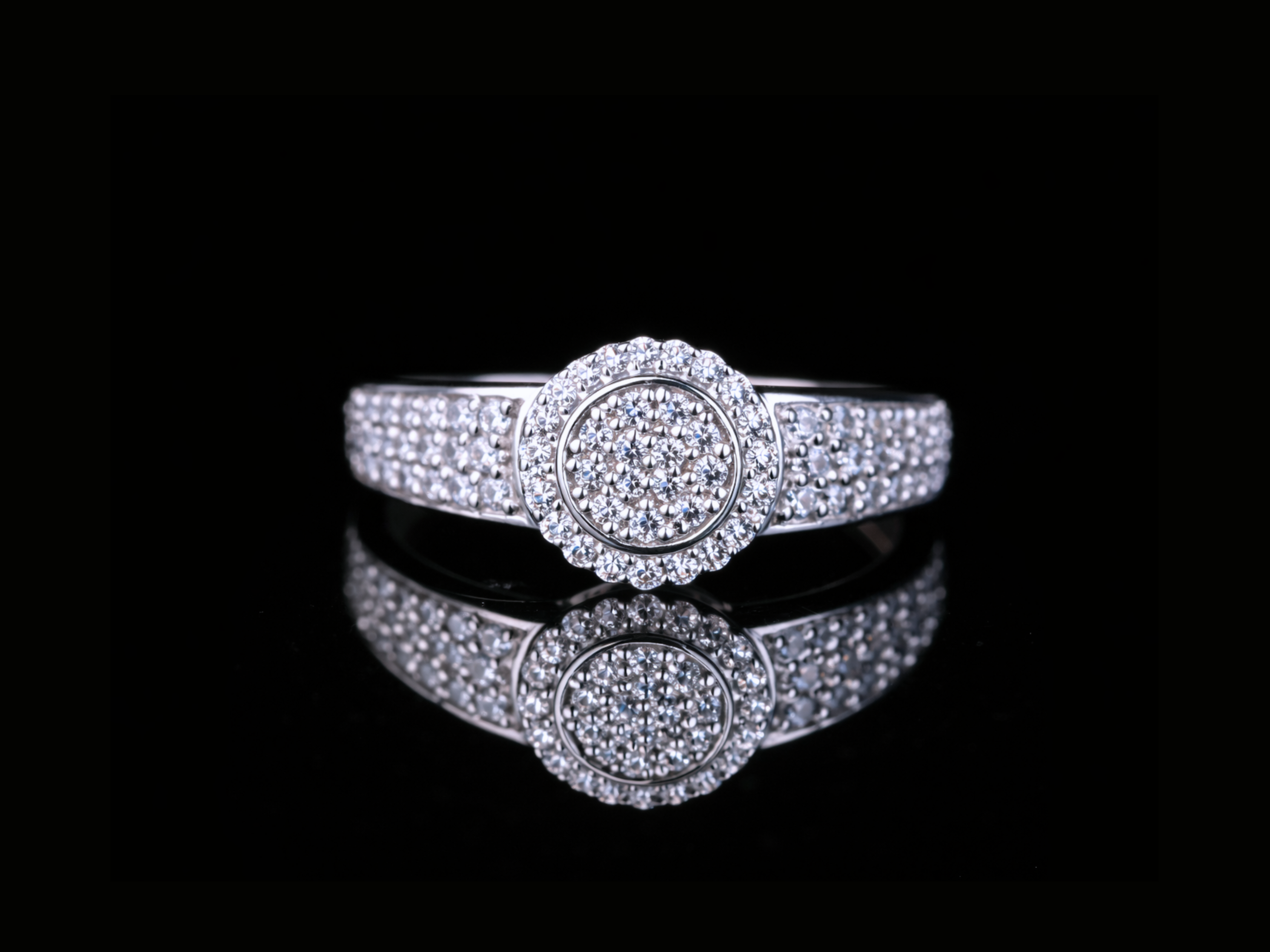 Round Halo Pavé Diamond Ring | Luxury Cluster Ring in 18KT, 14KT, 10KT Gold & Silver