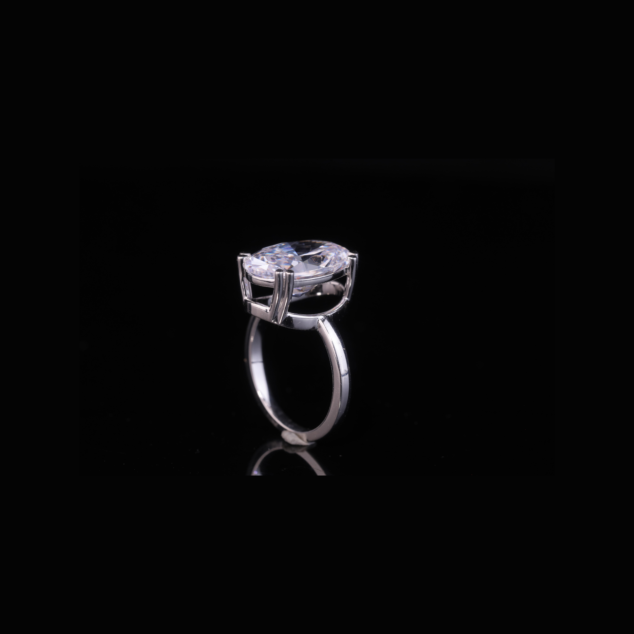 Oval Cut Solitaire Engagement Ring – Solid Gold 10K 14K 18K