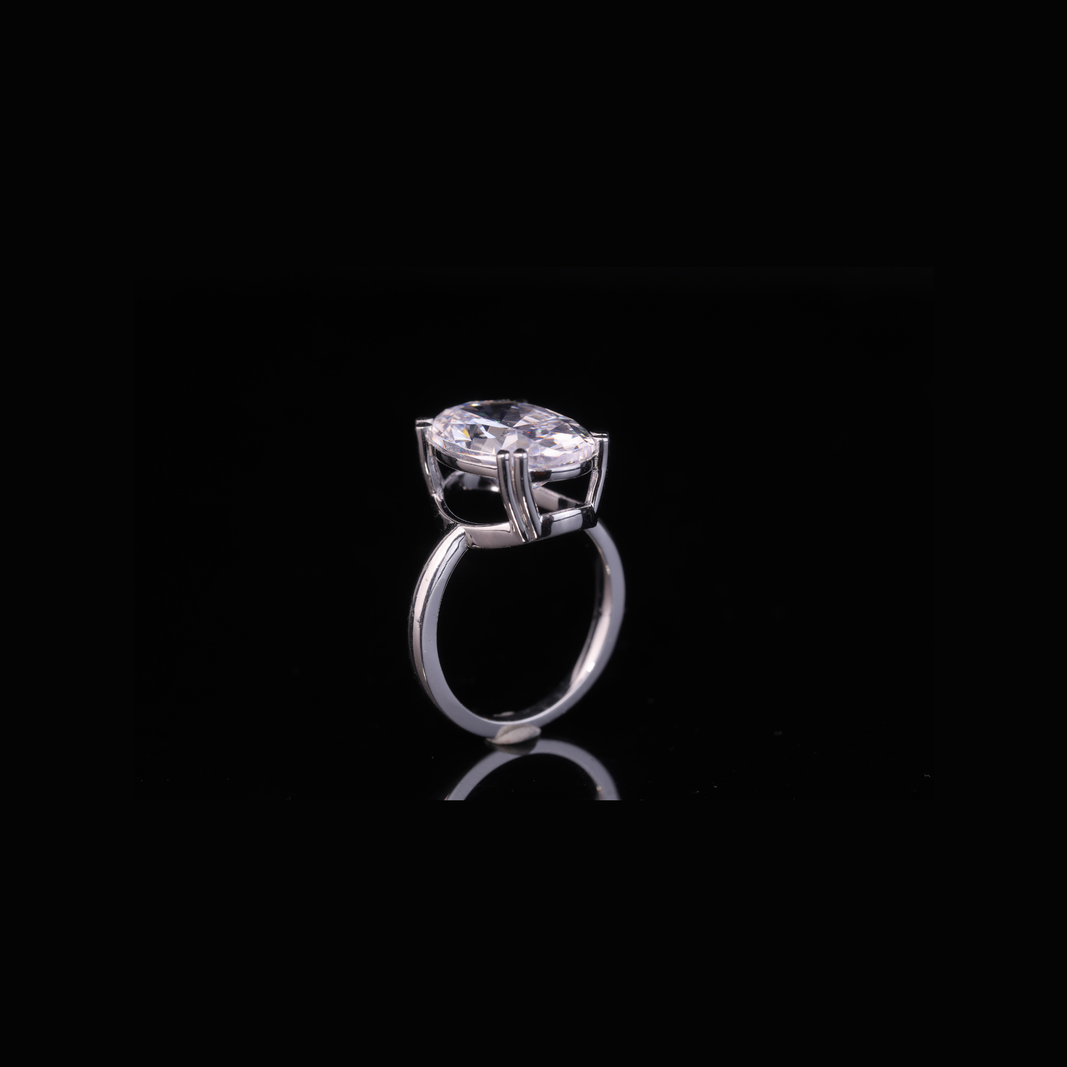 Oval Cut Solitaire Engagement Ring – Solid Gold 10K 14K 18K
