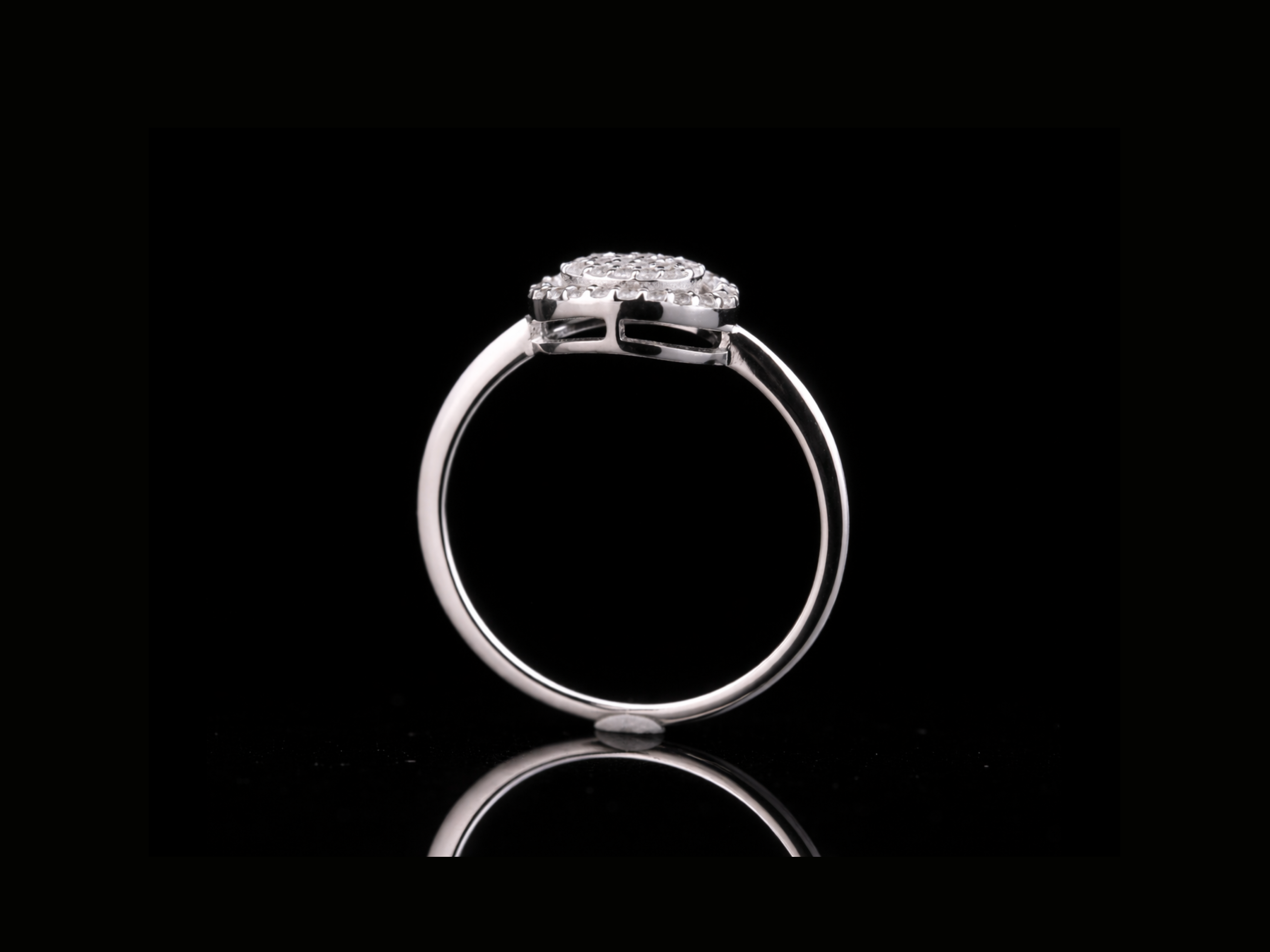 Oval Pavé Diamond Halo Ring | 18KT, 14KT, 10KT Gold & Silver Available