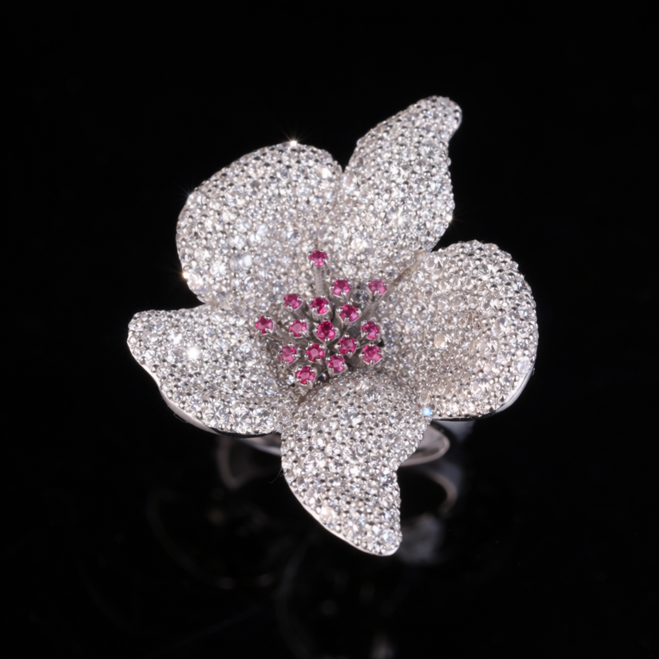Iced Out Flower Pendant in 10KT / 14KT / 18KT Gold – Moissanite Diamond Floral Necklace