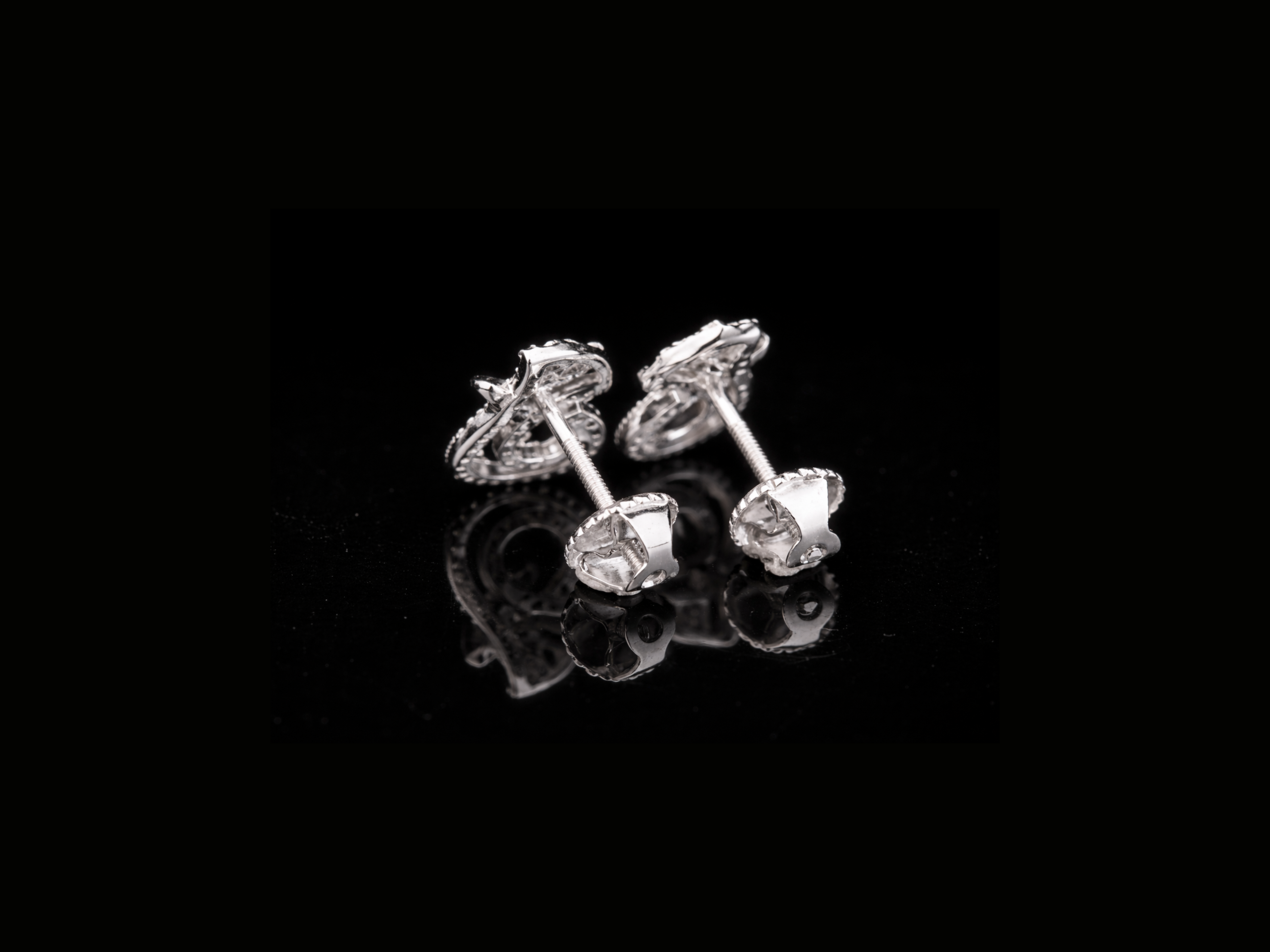 Interlocking Circle Diamond Stud Earrings | 18K, 14K, 10K Gold & Silver