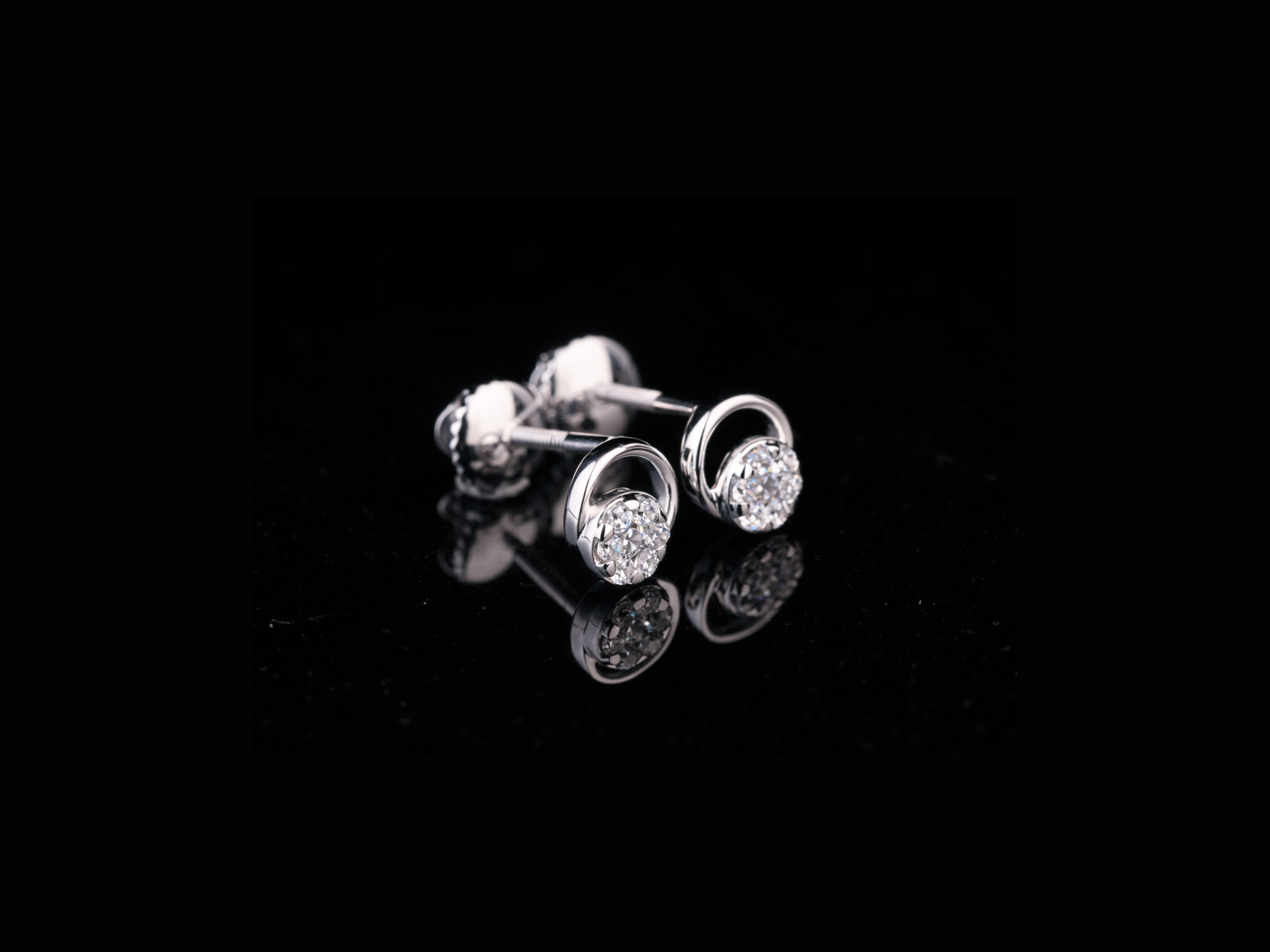 Round Diamond Swirl Stud Earrings | 18K, 14K, 10K Gold & Silver