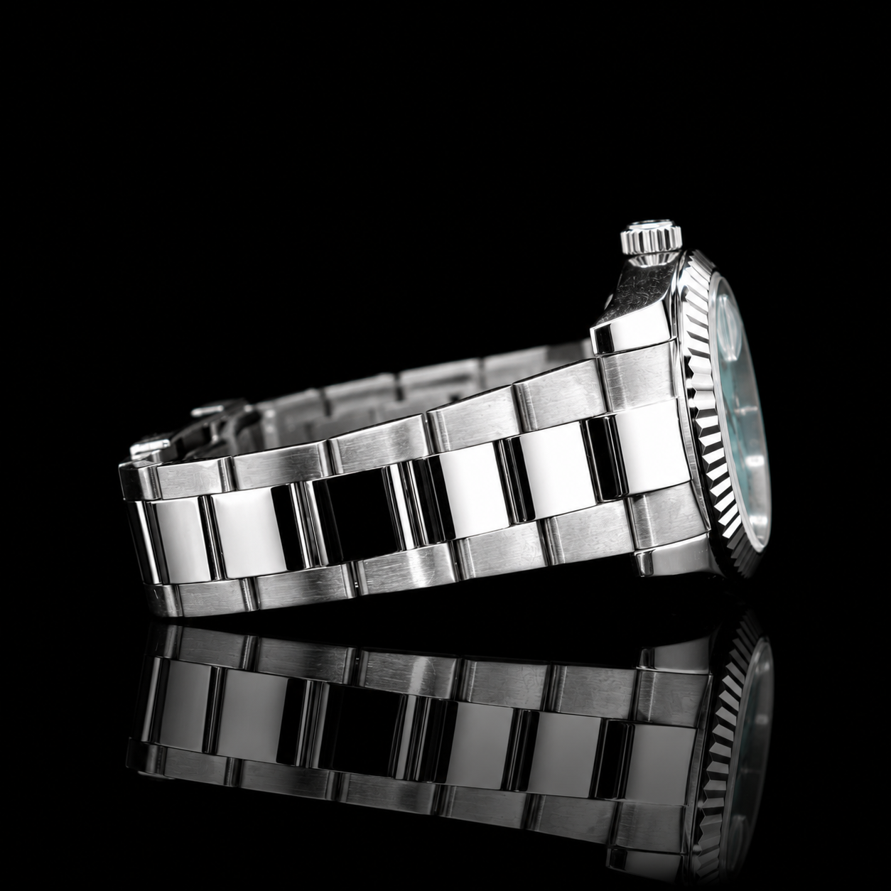 Sleek blue Dial Watch