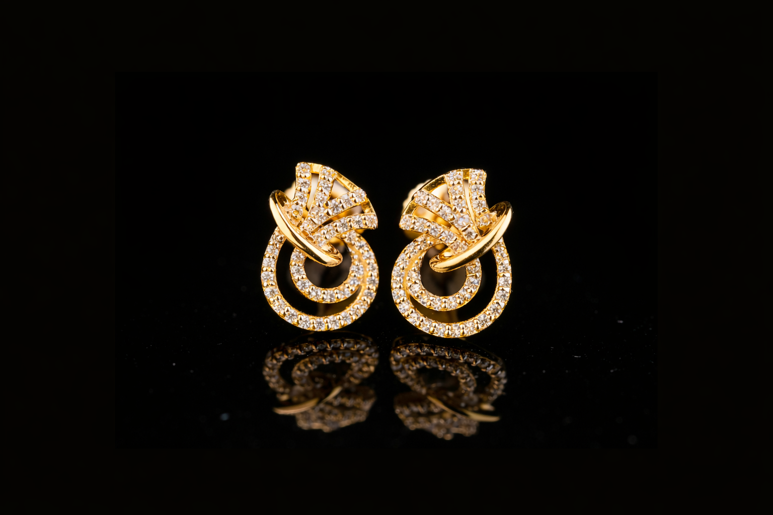 Interlocking Circle Diamond Stud Earrings | 18K, 14K, 10K Gold & Silver