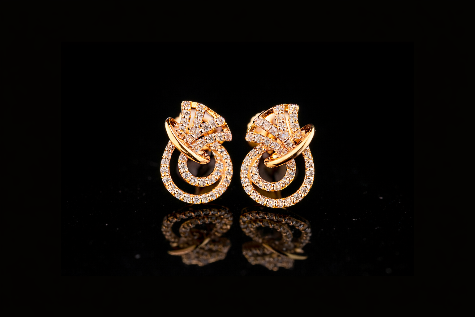 Interlocking Circle Diamond Stud Earrings | 18K, 14K, 10K Gold & Silver