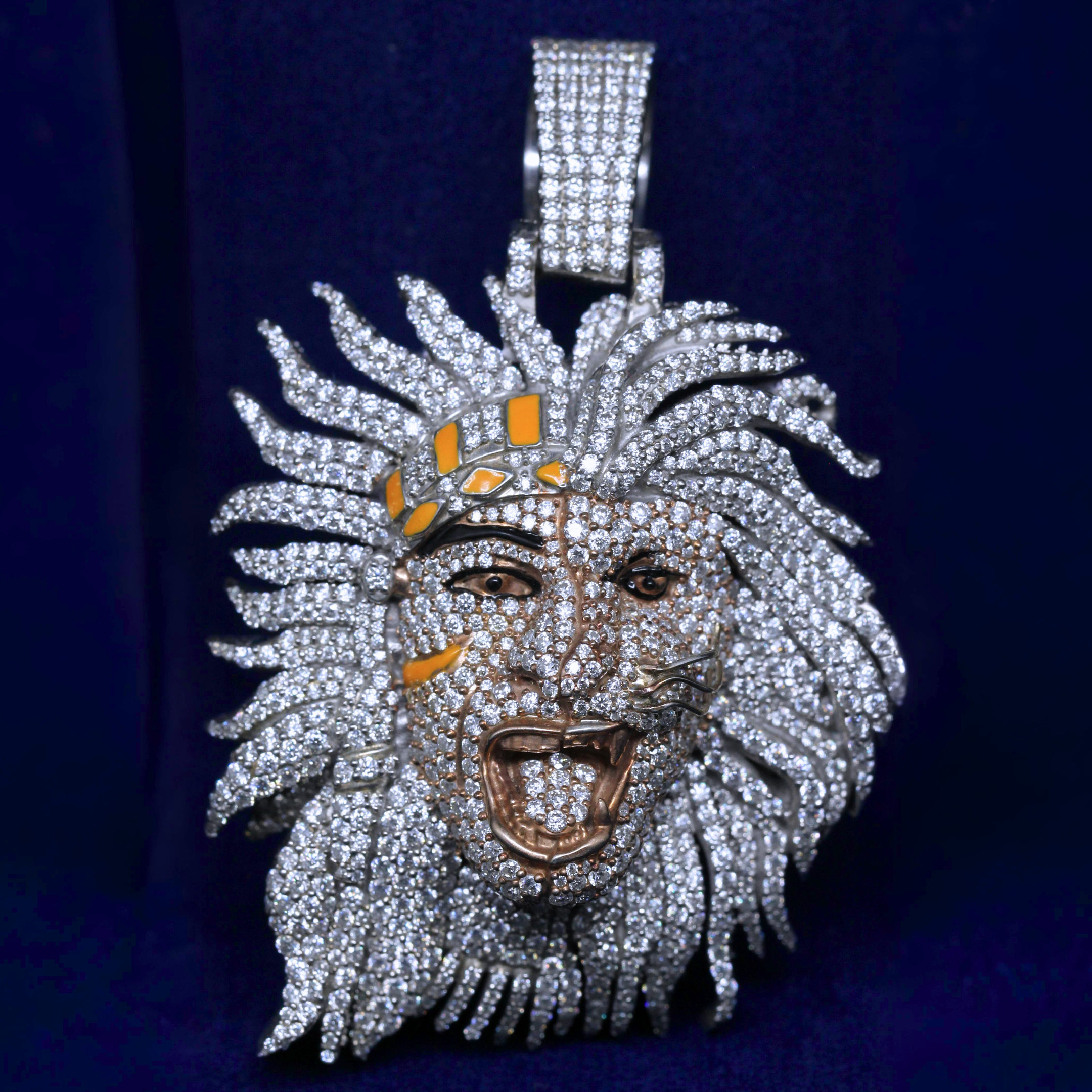 Full view of the Exclusive Face Work Pendant made from 925 silver and moissanite diamonds, combining fine jewelry elegance with bold hip hop style.

