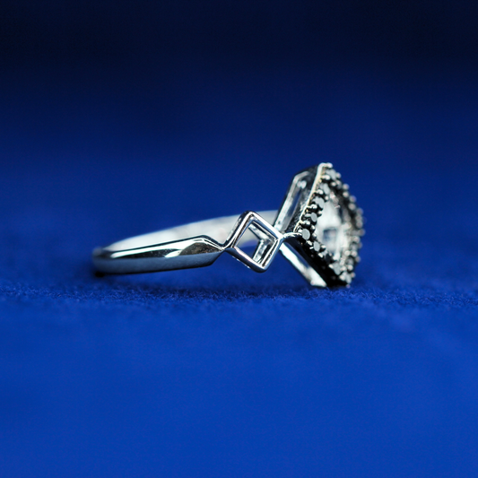 Right side view of Contrast Diamond Ring – Fine jewelry

