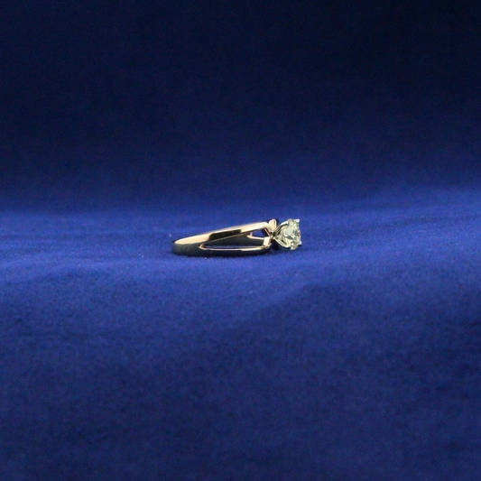 Right side view of Solitaire Diamond Ring with Moissanite diamond – Fine jewelry

